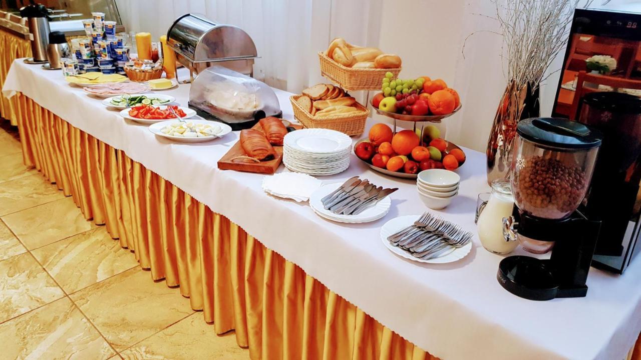 Agrohotel Tri Brezy Hrustin Zewnętrze zdjęcie