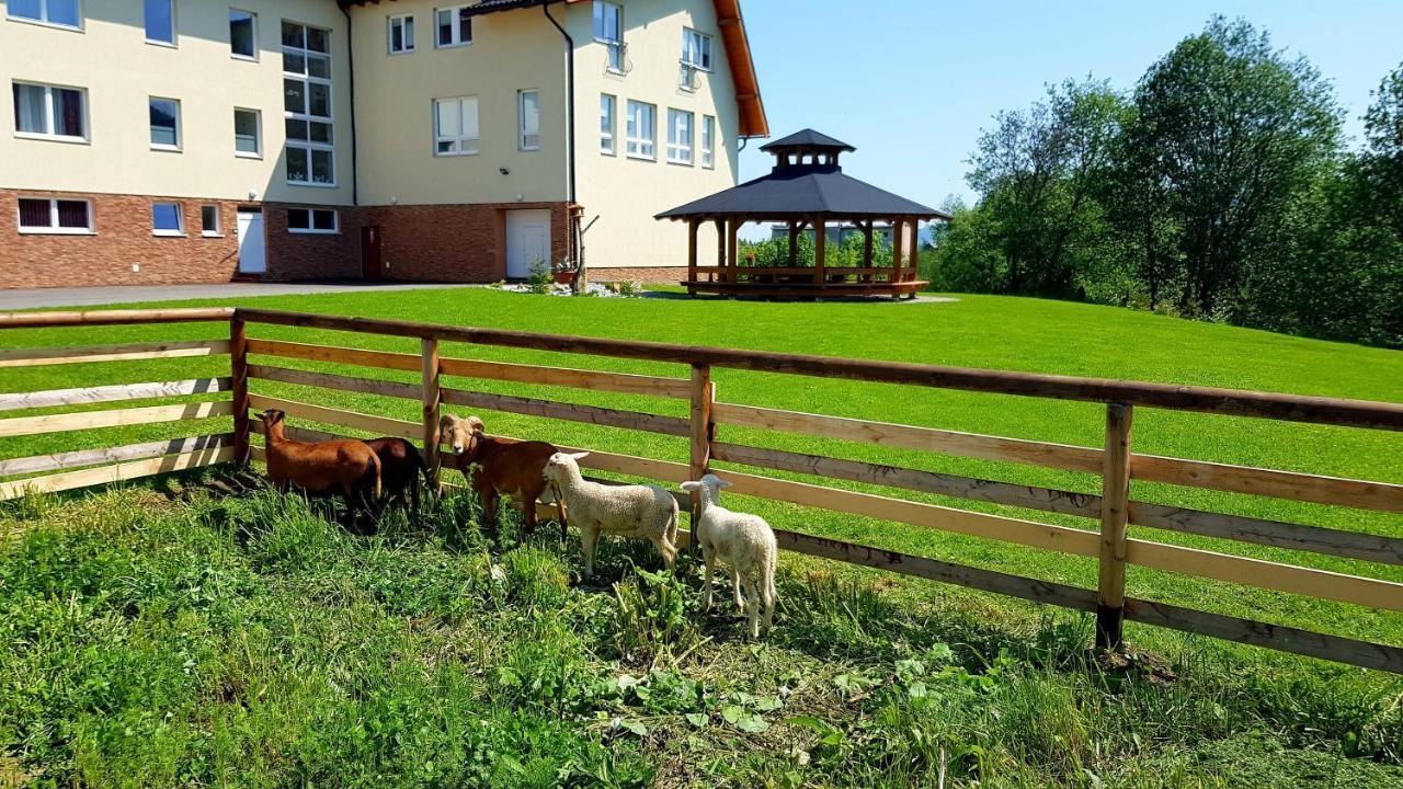 Agrohotel Tri Brezy Hrustin Zewnętrze zdjęcie