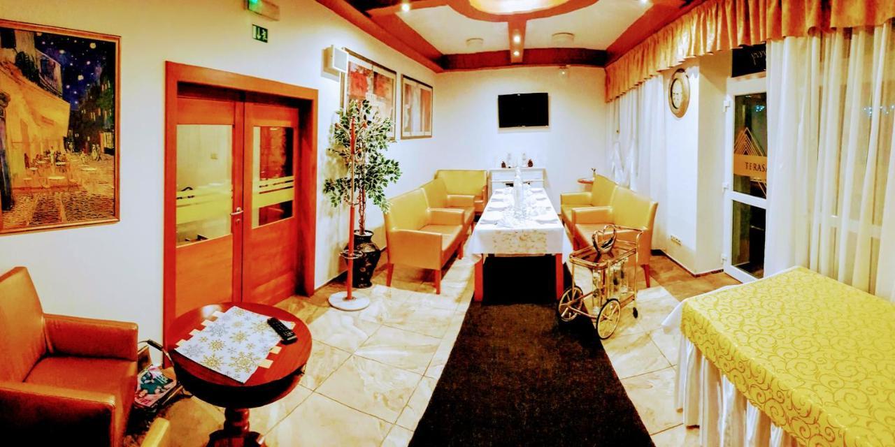 Agrohotel Tri Brezy Hrustin Zewnętrze zdjęcie