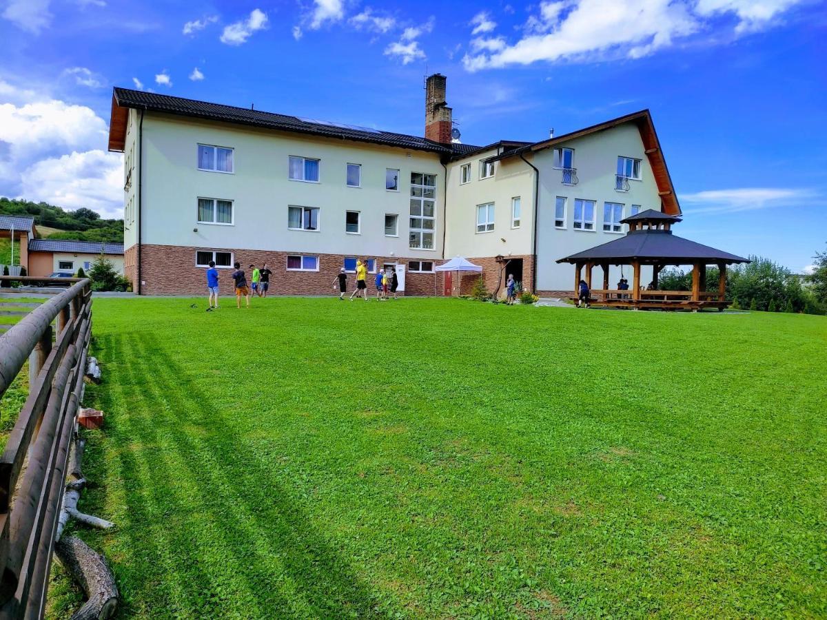 Agrohotel Tri Brezy Hrustin Zewnętrze zdjęcie