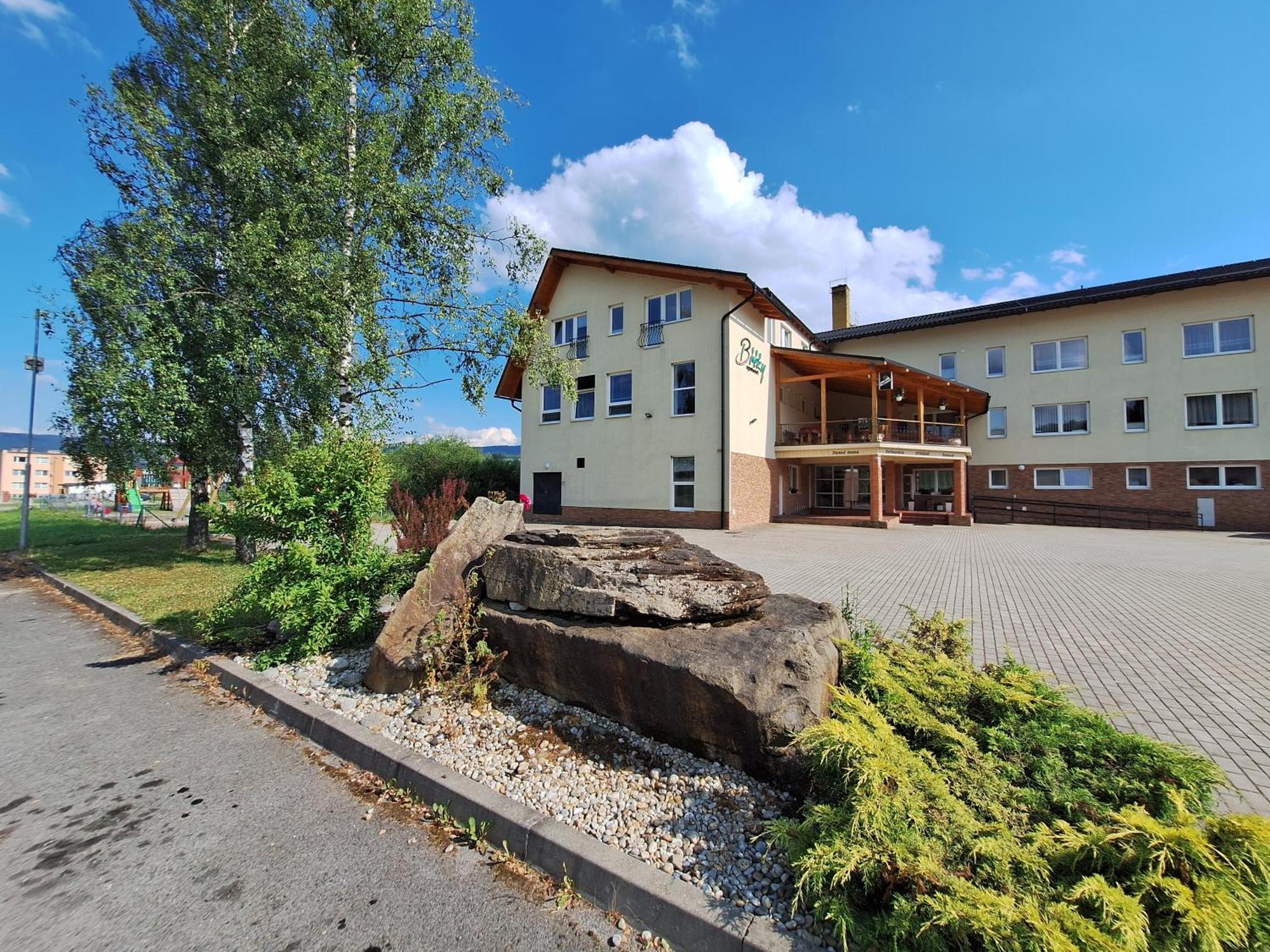 Agrohotel Tri Brezy Hrustin Zewnętrze zdjęcie