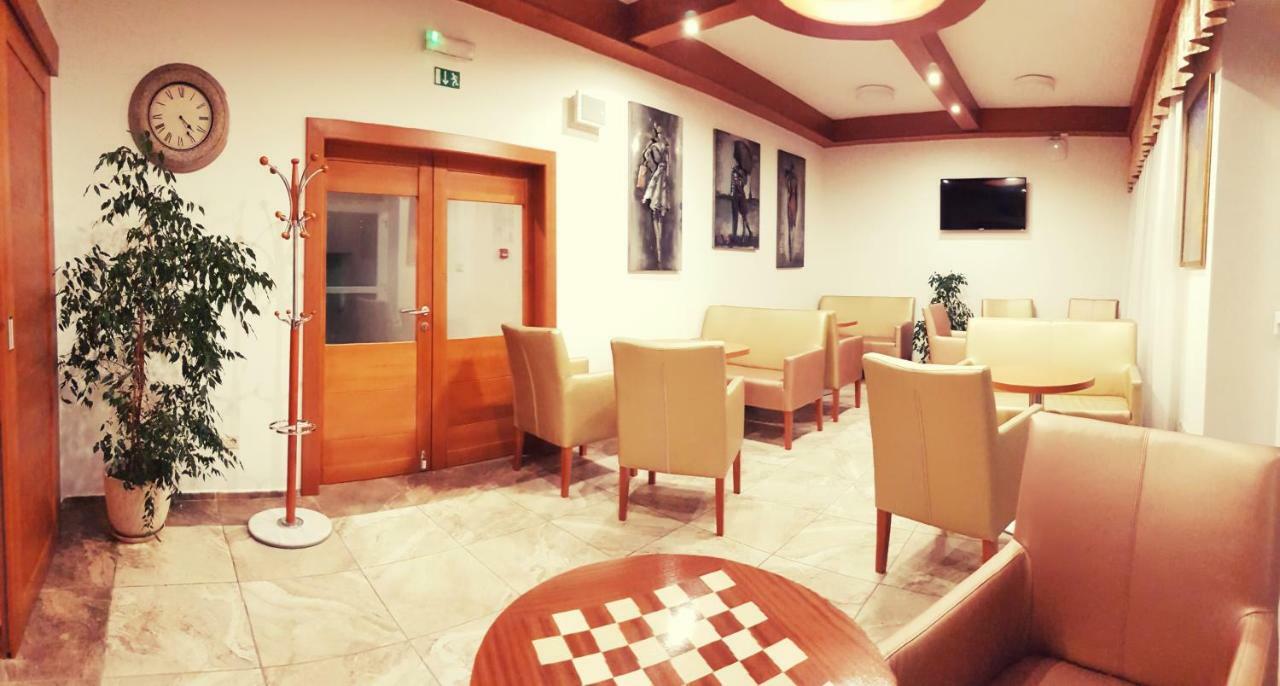 Agrohotel Tri Brezy Hrustin Zewnętrze zdjęcie