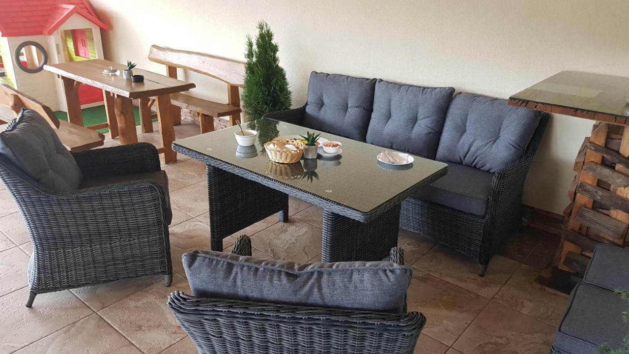 Agrohotel Tri Brezy Hrustin Zewnętrze zdjęcie