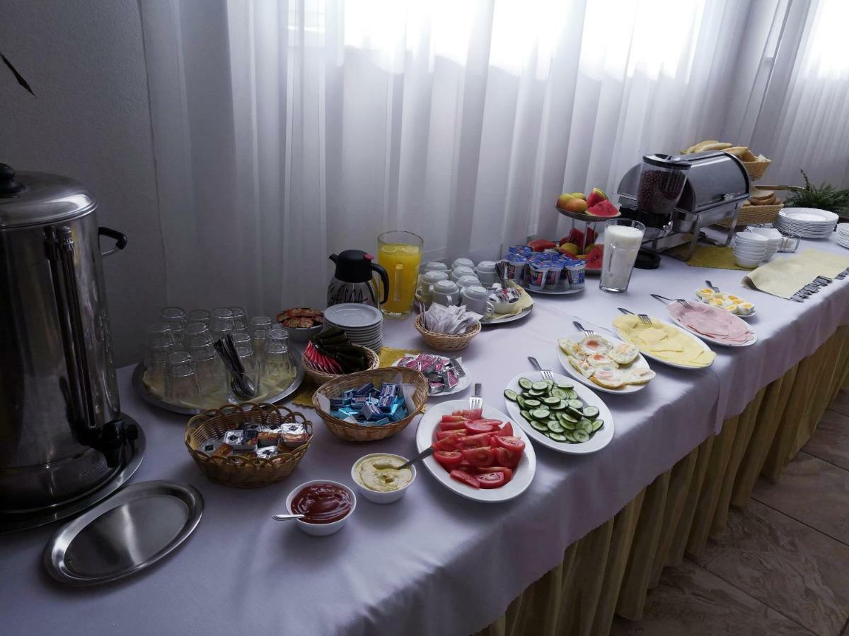 Agrohotel Tri Brezy Hrustin Zewnętrze zdjęcie