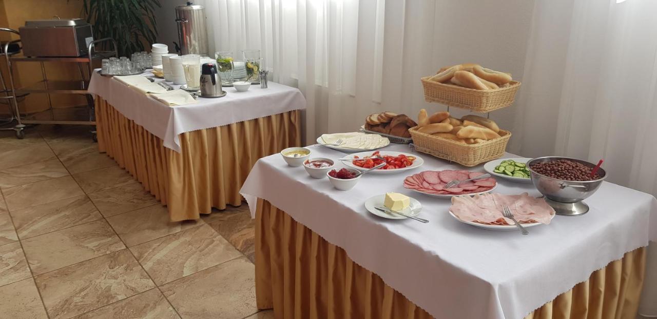 Agrohotel Tri Brezy Hrustin Zewnętrze zdjęcie