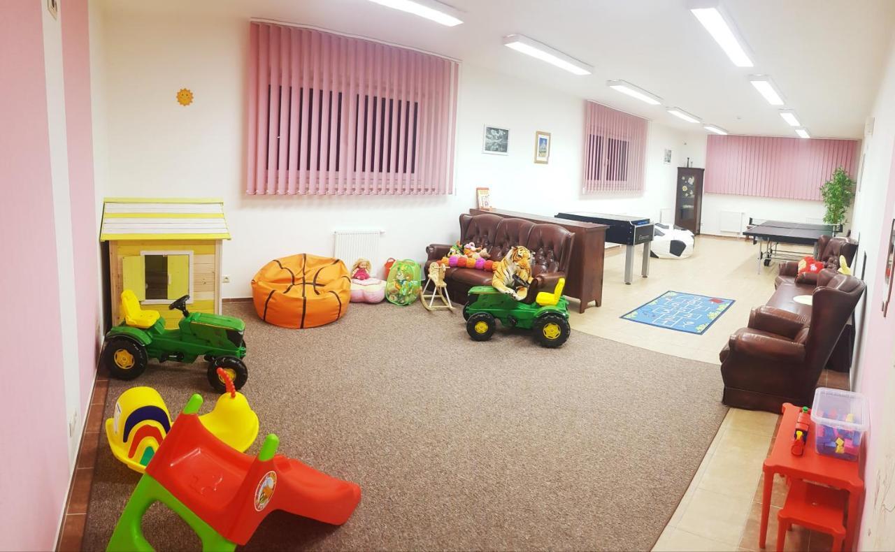 Agrohotel Tri Brezy Hrustin Zewnętrze zdjęcie