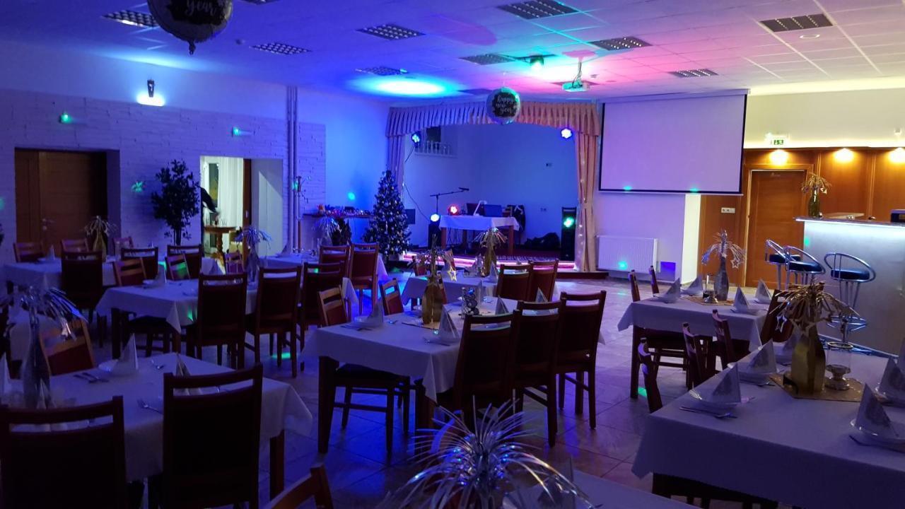 Agrohotel Tri Brezy Hrustin Zewnętrze zdjęcie