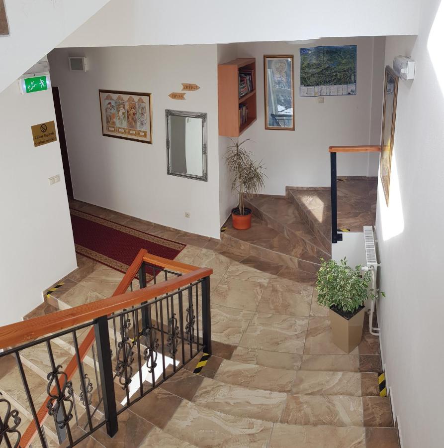 Agrohotel Tri Brezy Hrustin Zewnętrze zdjęcie