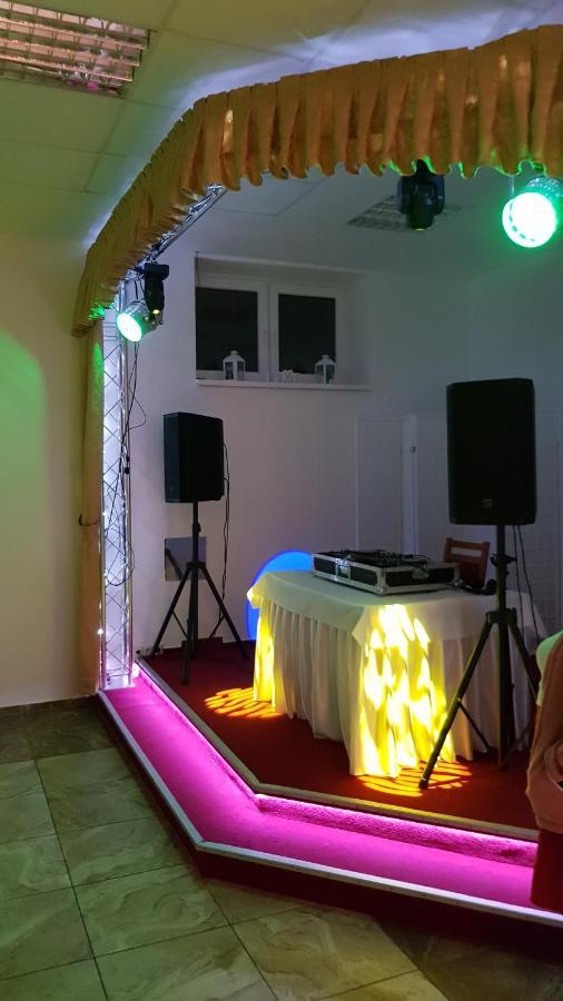 Agrohotel Tri Brezy Hrustin Zewnętrze zdjęcie